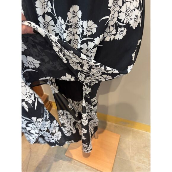 Vince Camuto L Black layered sheer floral maxi dress - Picture 7 of 9